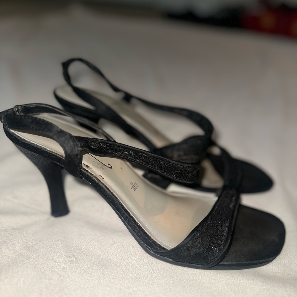 Fioni Black kitten heels